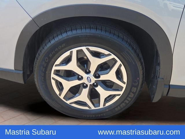 Used 2021 Ice Silver Metallic Subaru Premium image 4