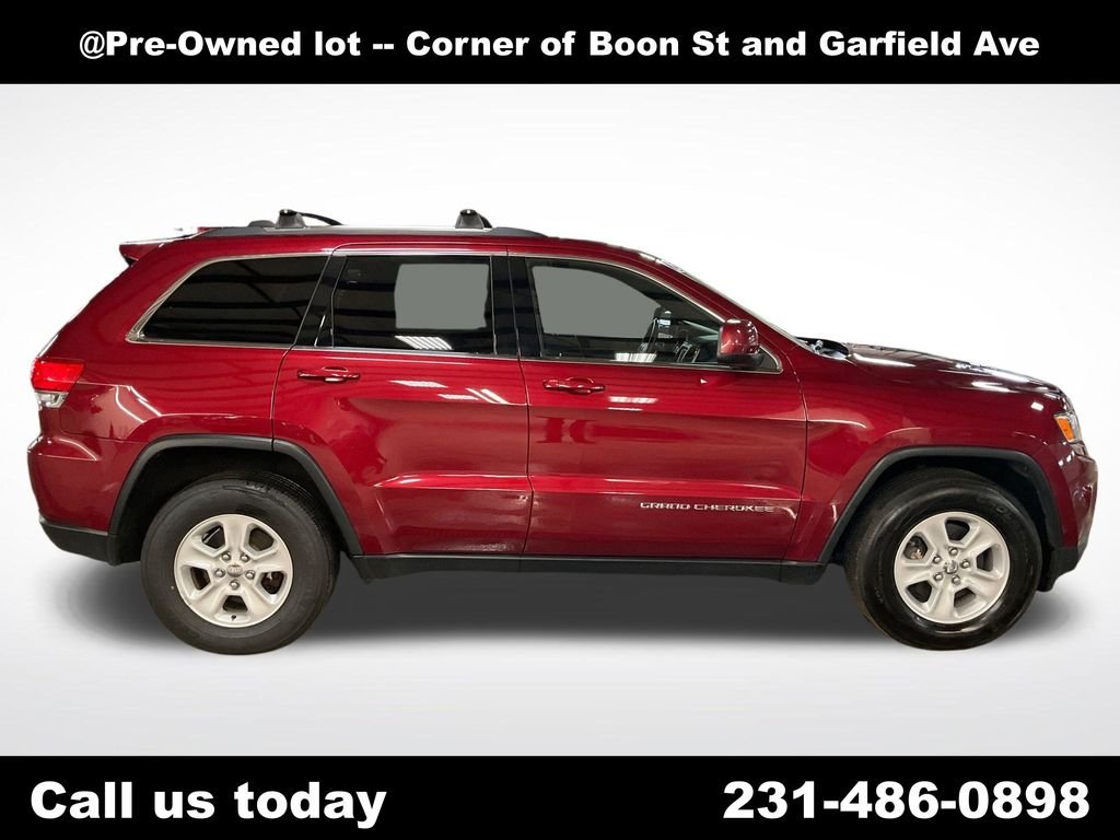 Used 2015 Red Jeep Laredo image 6