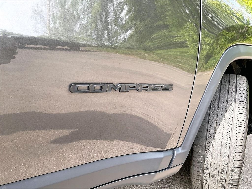 Used 2022 Gray Jeep Altitude image 29