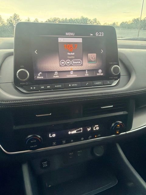 Used 2025 Gray Nissan SV image 5