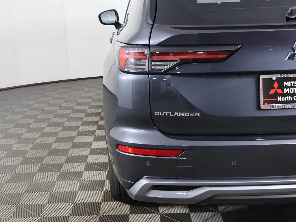 New 2025 Gray Mitsubishi SEL image 20