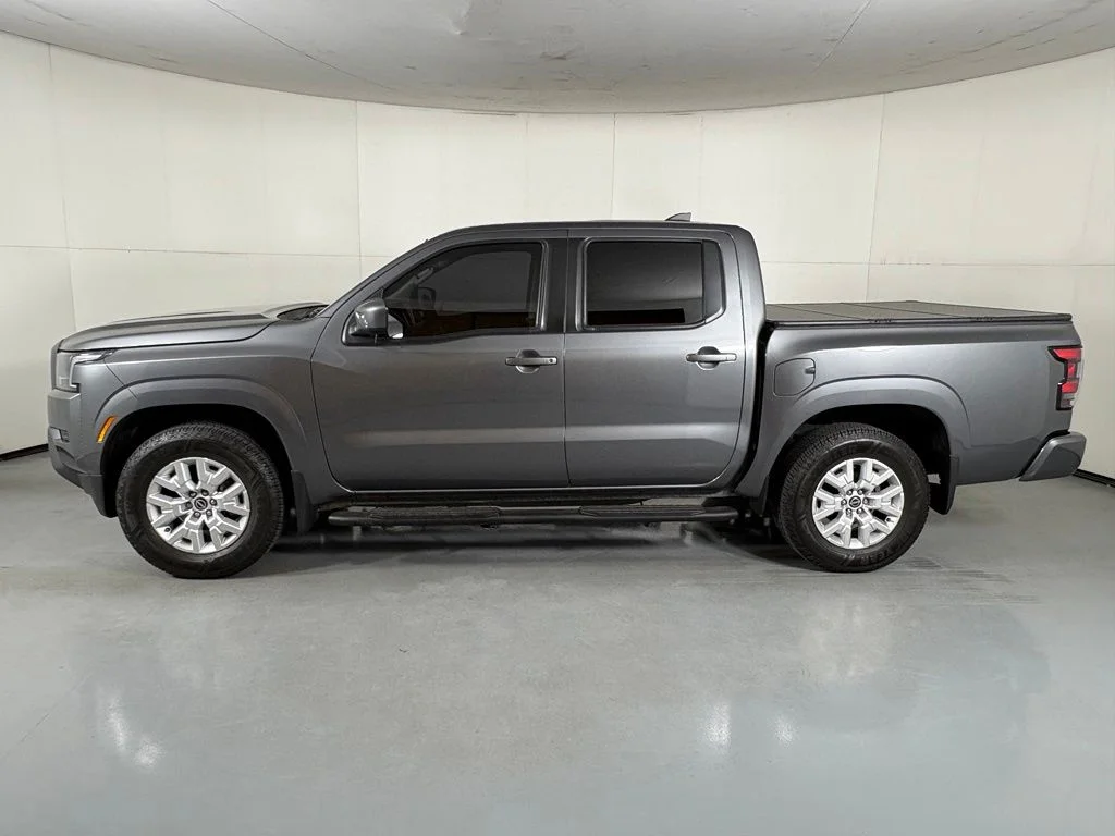 Used 2022 Gray Nissan SV image 5
