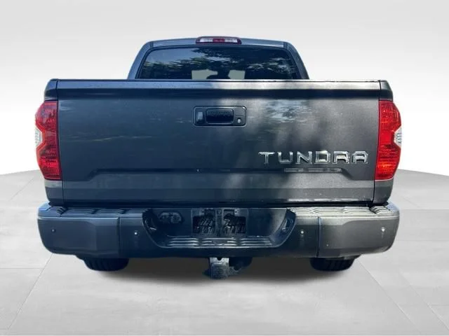 Used 2018 Gray Toyota SR5 image 4