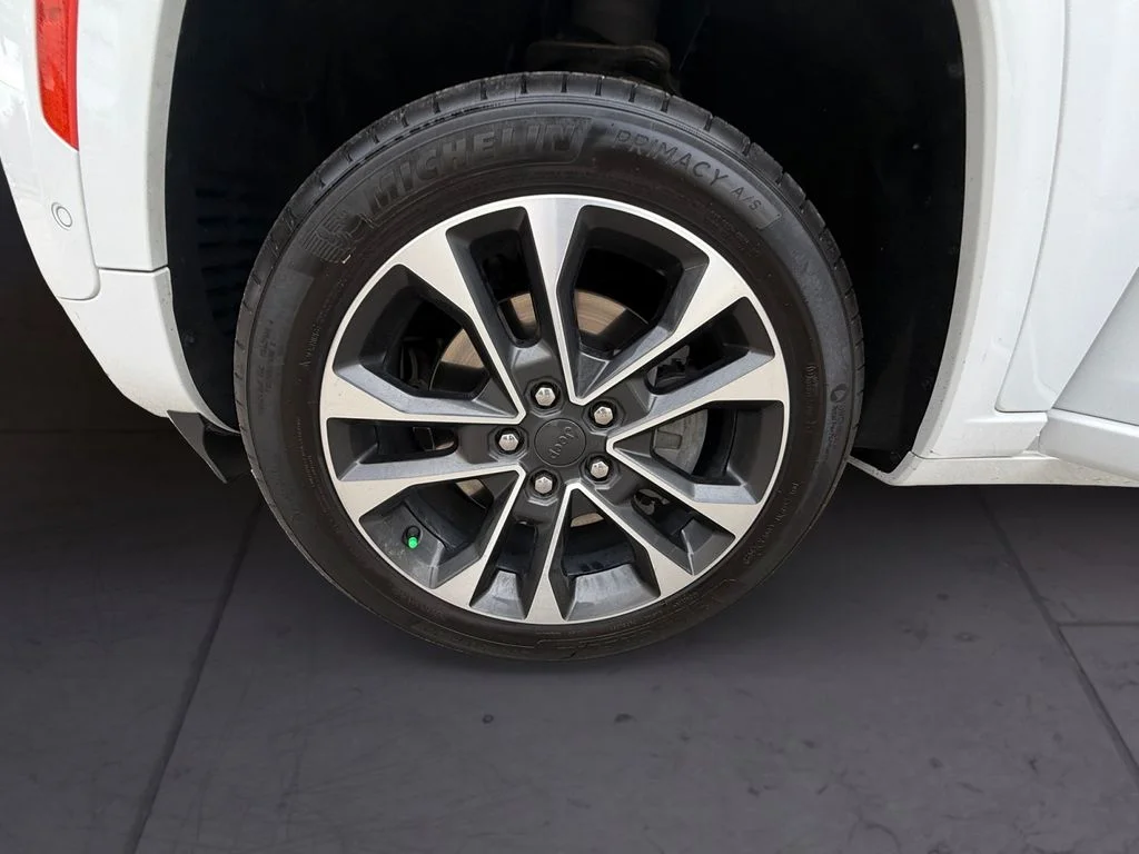 Used 2023 White Jeep Overland image 9