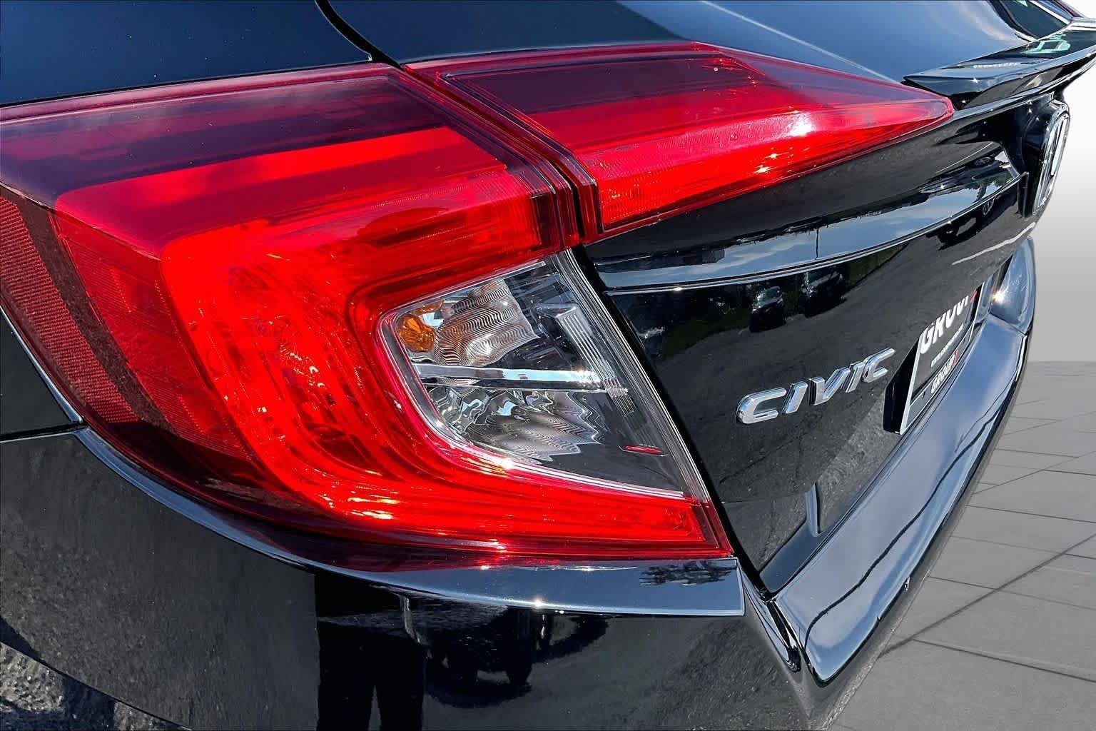 Used 2016 Crystal Black Pearl Honda EX-L image 28