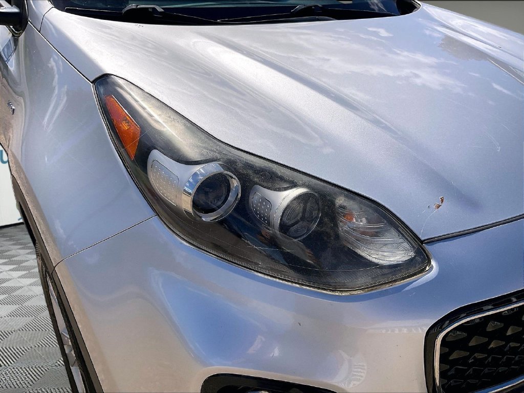 Used 2017 Sparkling Silver Kia LX image 29