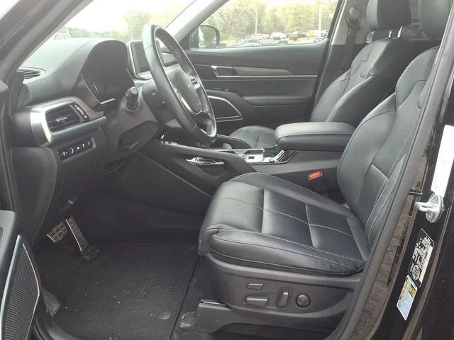 Used 2022  Kia SX image 13