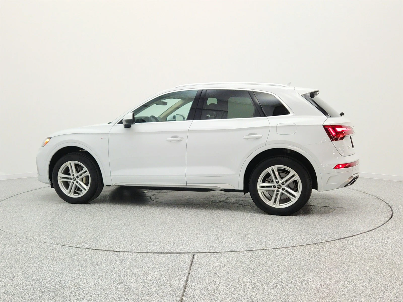 Used 2024 Glacier White Metallic Audi S line Premium 55 TFSI e quattro image 8