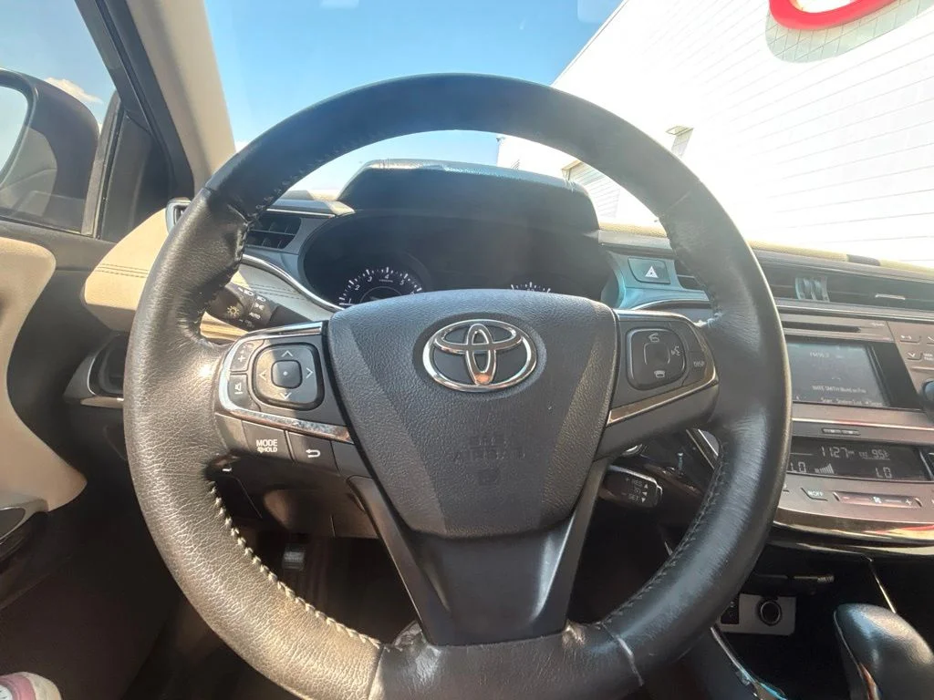 Used 2015 Gray Toyota XLE image 18