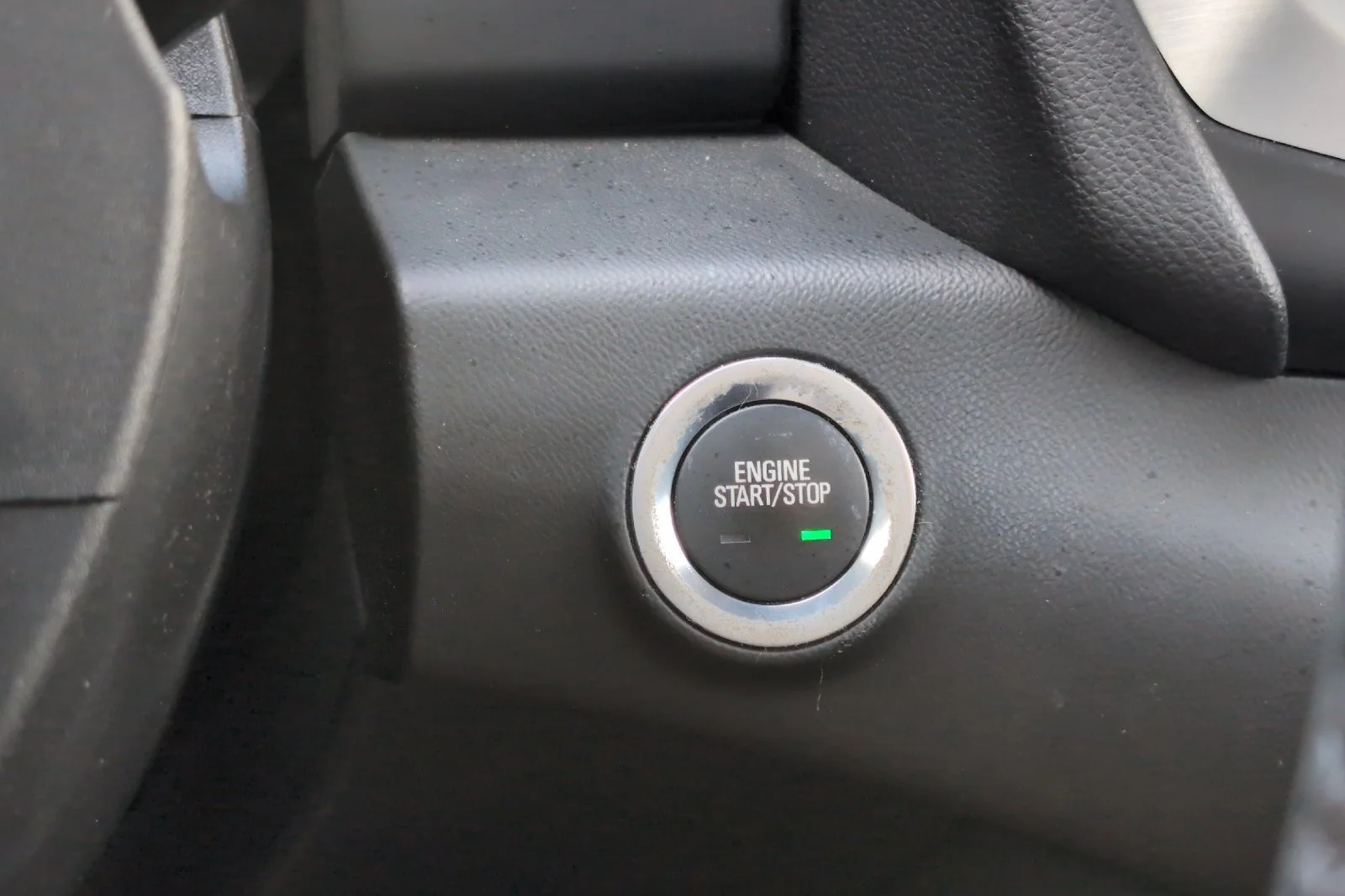 Used 2022 SUMMIT WHITE GMC SLT image 24