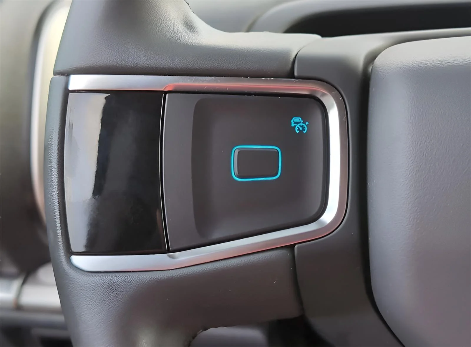 Used 2025 Agate Black Ford Active image 22