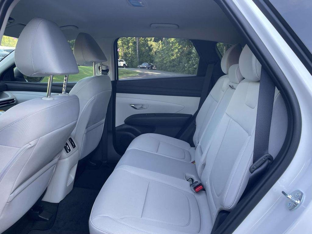 New 2026 White Hyundai SEL FWD image 13