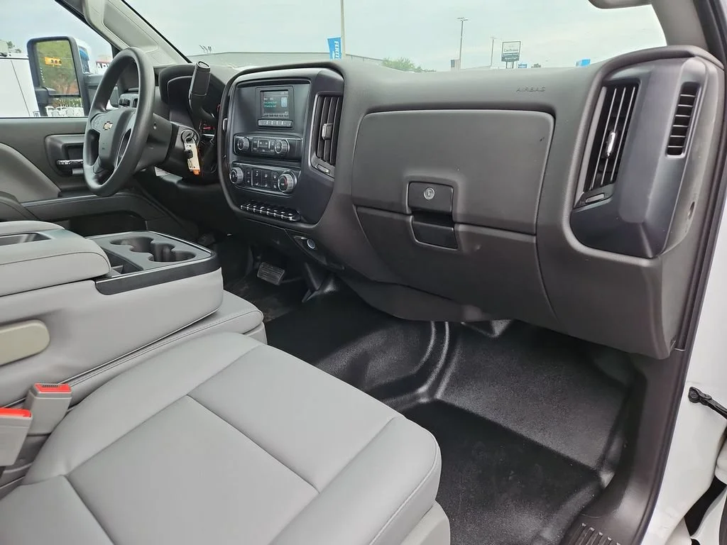 New 2024 Summit White Chevrolet Work Truck image 20