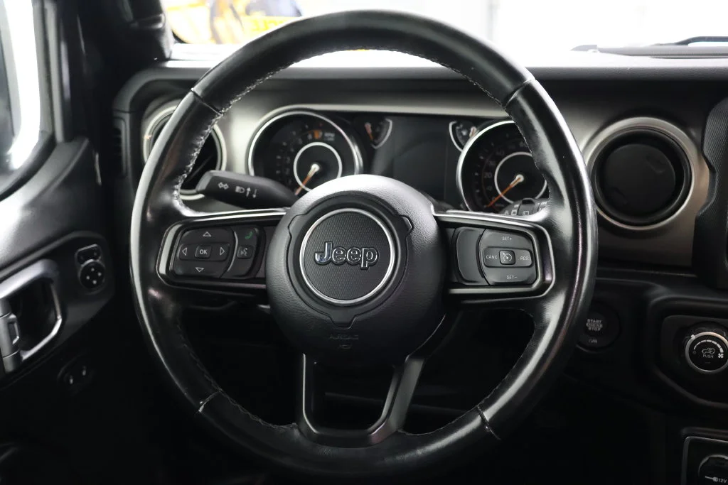 Used 2020 Black Clearcoat Jeep Sport S image 10