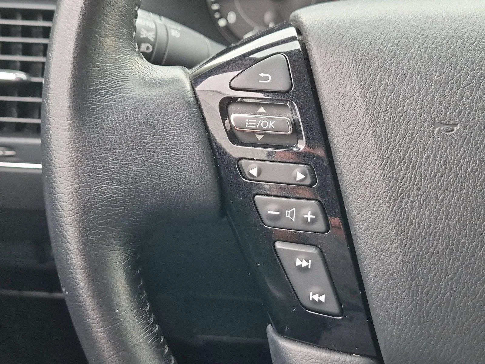 Used 2024 Gun Metallic Nissan SV image 19