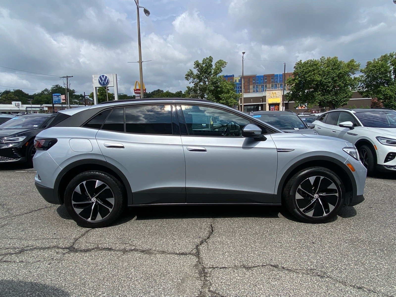 Used 2022 Volkswagen ID.4 PRO with VIN WVGJNPE26NP074834 for sale in Alexandria, VA