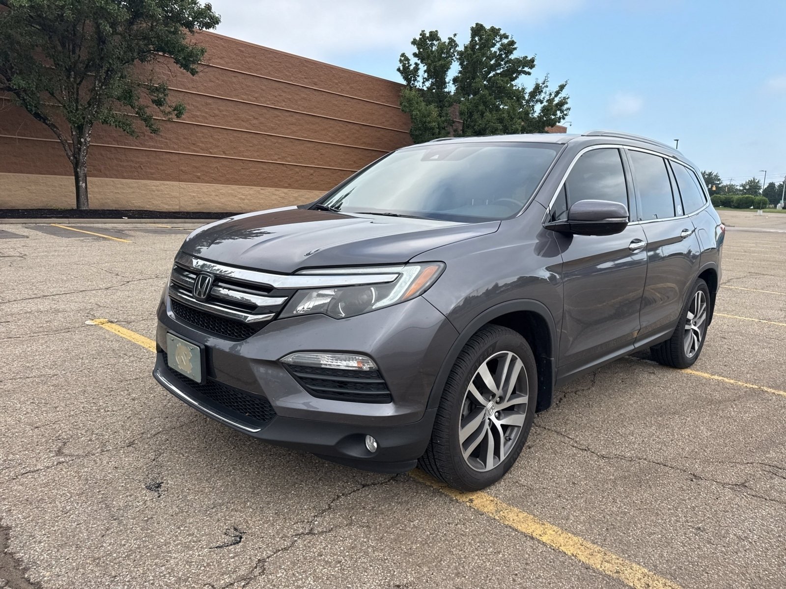 Used 2017 Modern Steel Metallic Honda Touring image 6