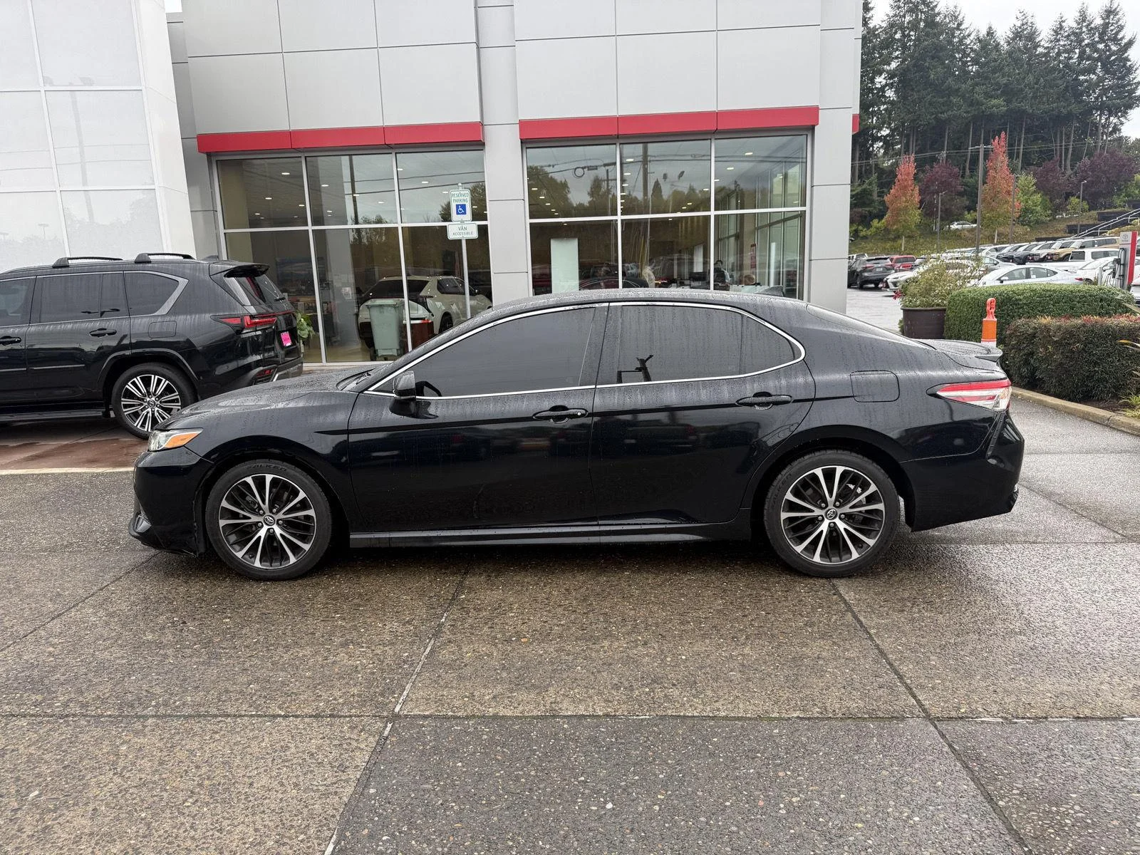 Used 2019 Midnight Black Metallic Toyota SE image 2