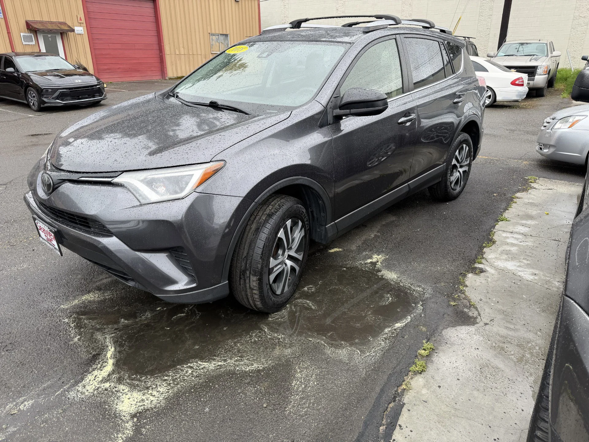 2018 Toyota RAV4 LE AWD's photo
