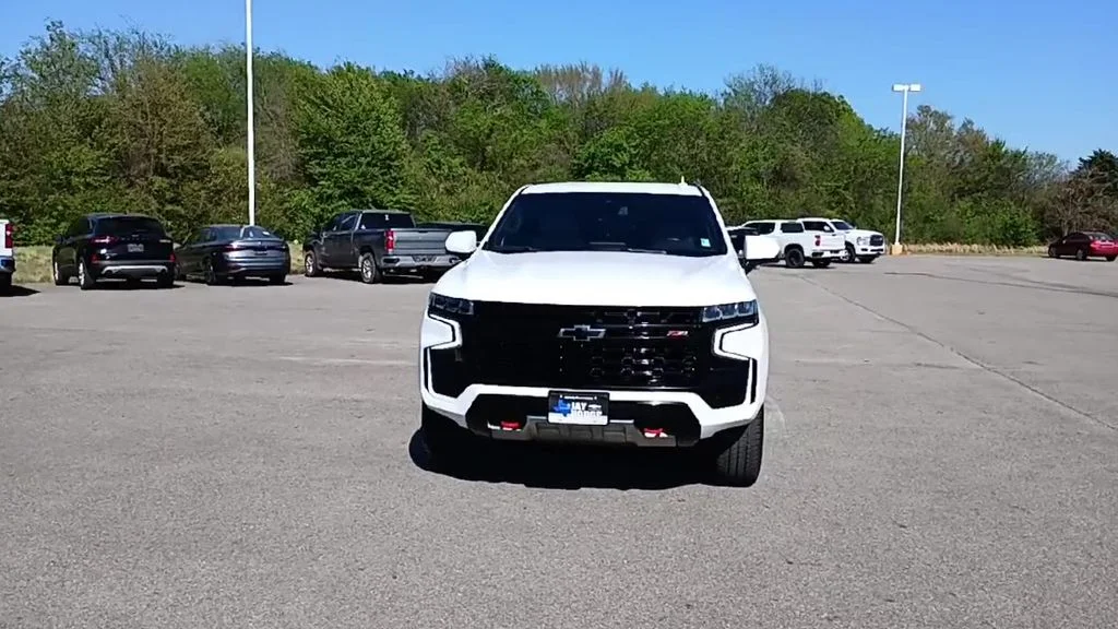 Used 2024 White Chevrolet Z71 image 3