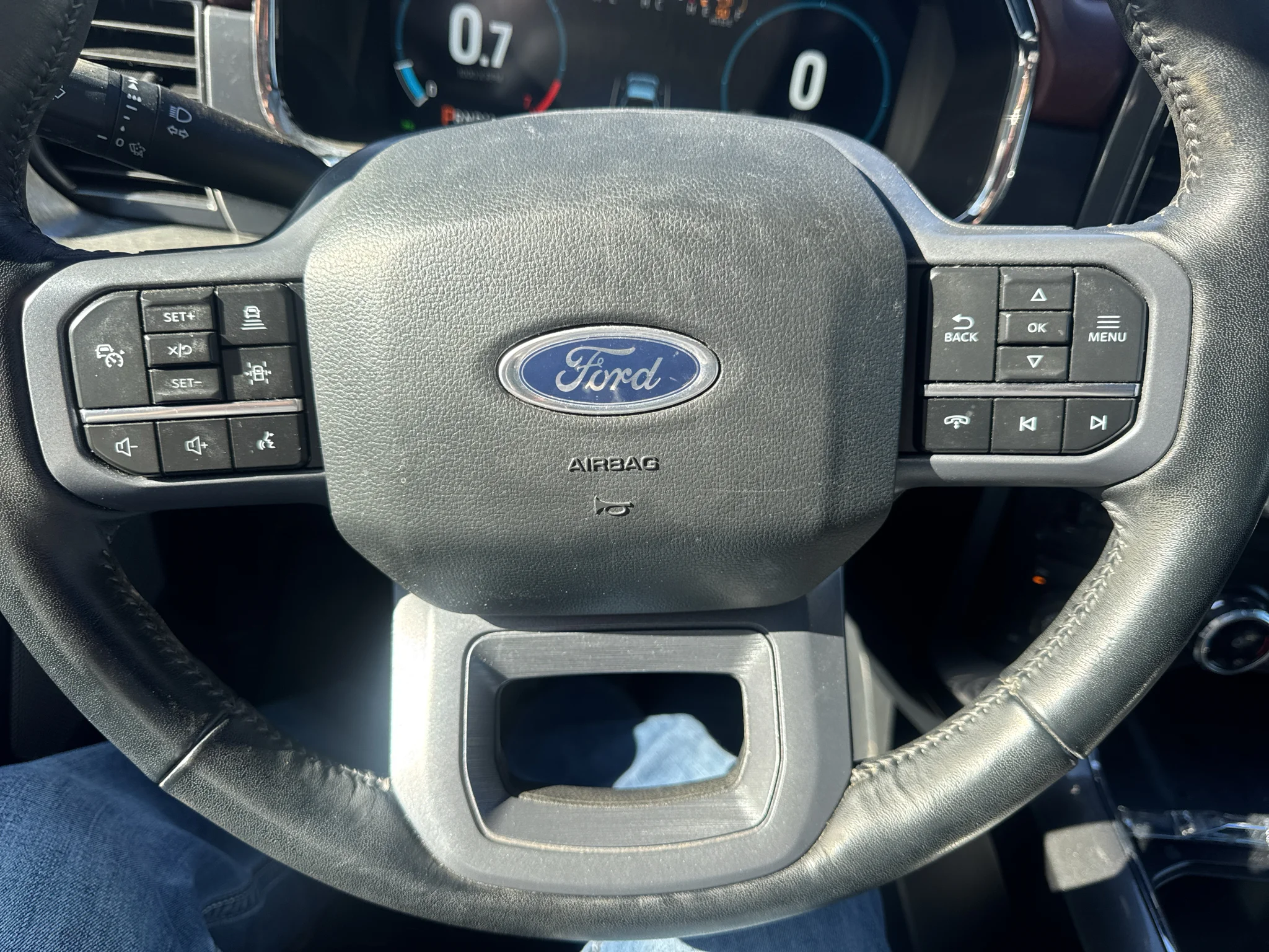 Certified Used 2023 Oxford White Ford LARIAT image 25