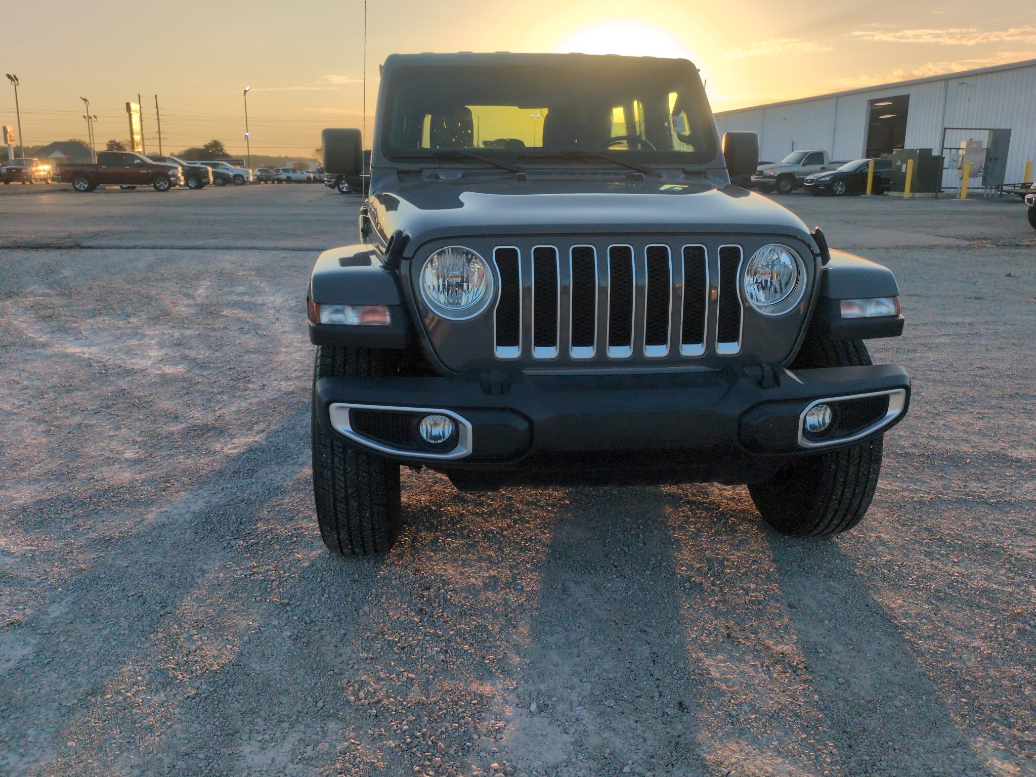 Used 2021 Sting-Grey Jeep Unlimited Sahara image 2