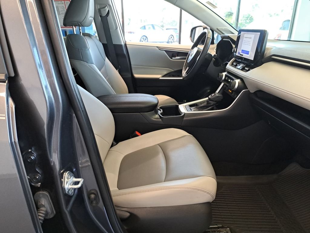 Used 2024 Gray Toyota XLE Premium image 33
