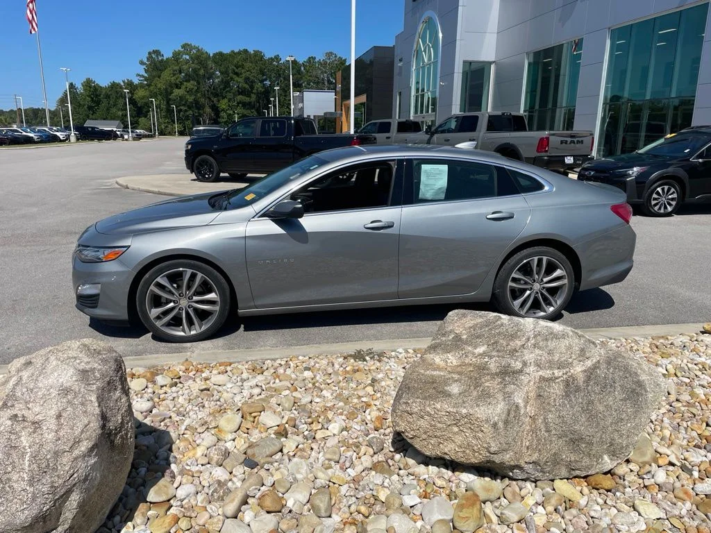 Used 2024 Gray Chevrolet LT image 3