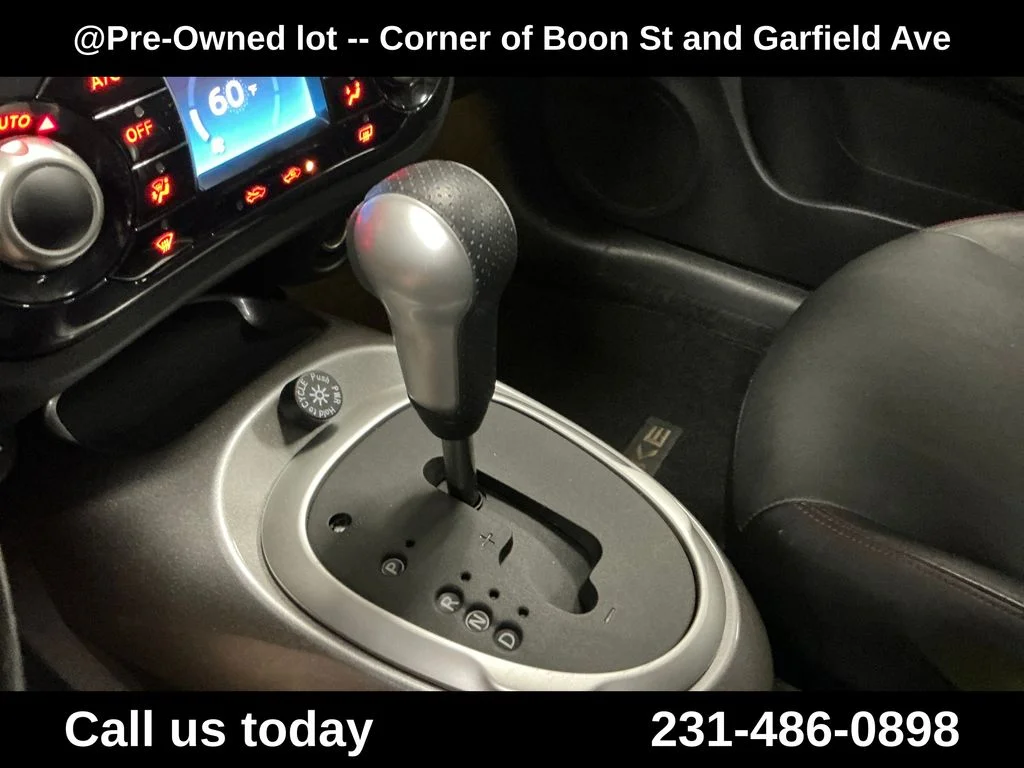 Used 2012 Red Nissan SL image 27