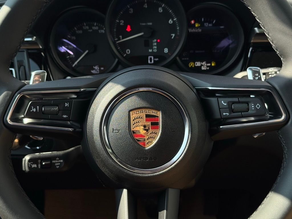 2025 Porsche Macan - Photo 41