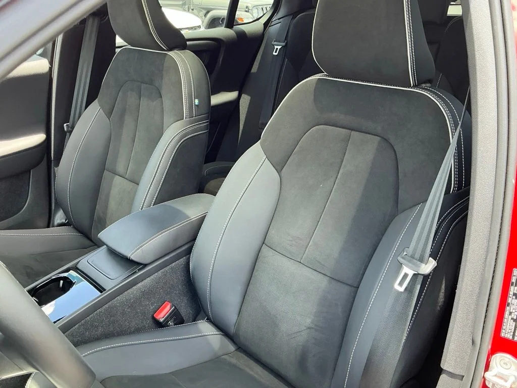 Used 2023 Red Volvo Ultimate image 37