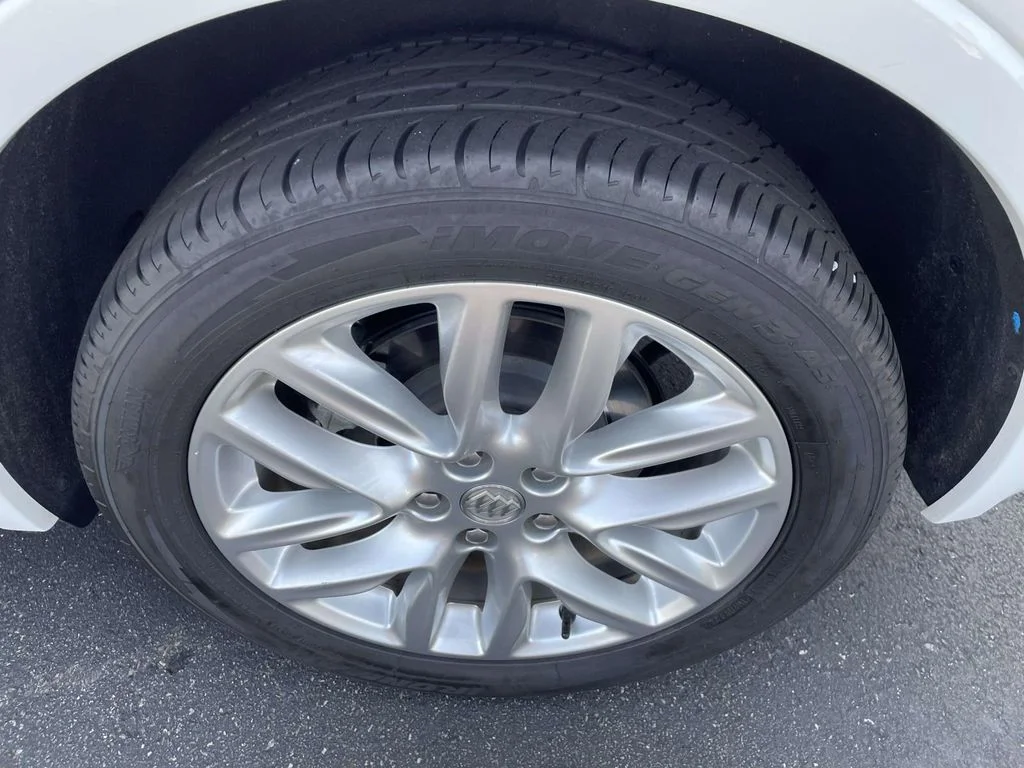 Used 2020 SUMMIT WHITE Buick Premium II image 13