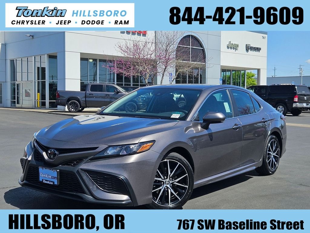 Used 2024 Predawn Gray Mica Toyota SE image 1