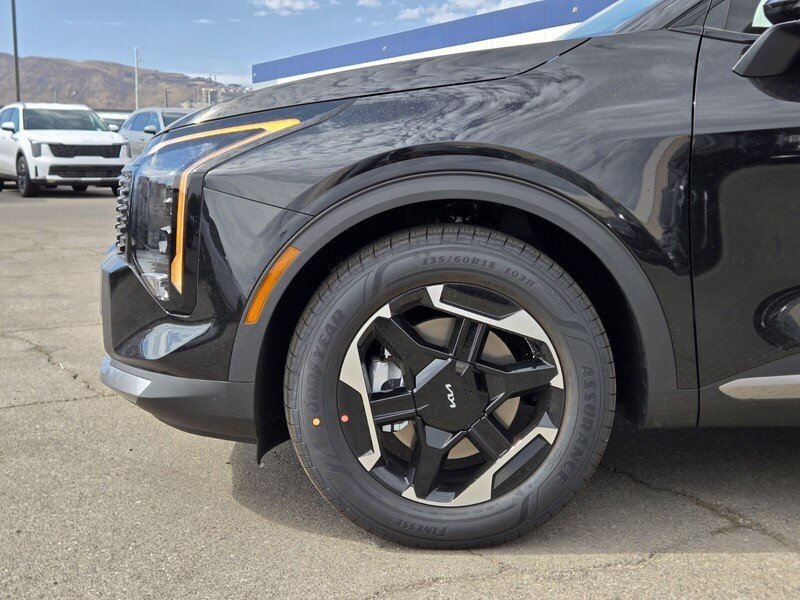 New 2027 Fusion Black Kia S image 5