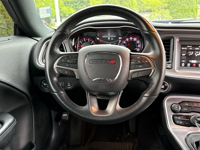 Used 2019 Plum Crazy Pearlcoat Dodge SXT image 8