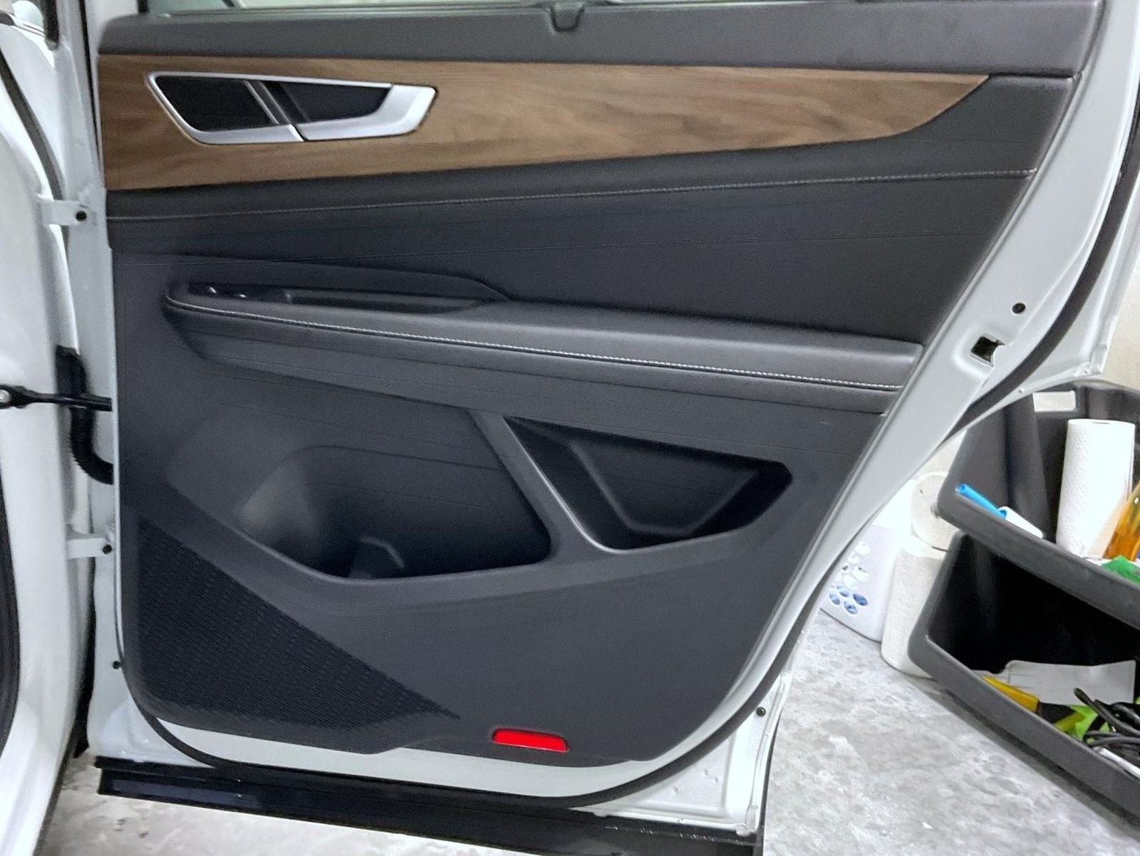 2025 Volkswagen Atlas SE w/Tech - Photo 18