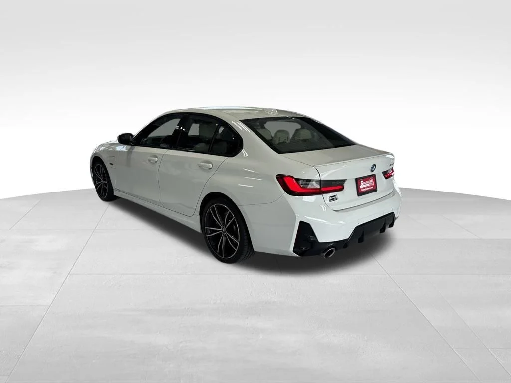 Used 2023 White BMW 330e iPerformance image 3