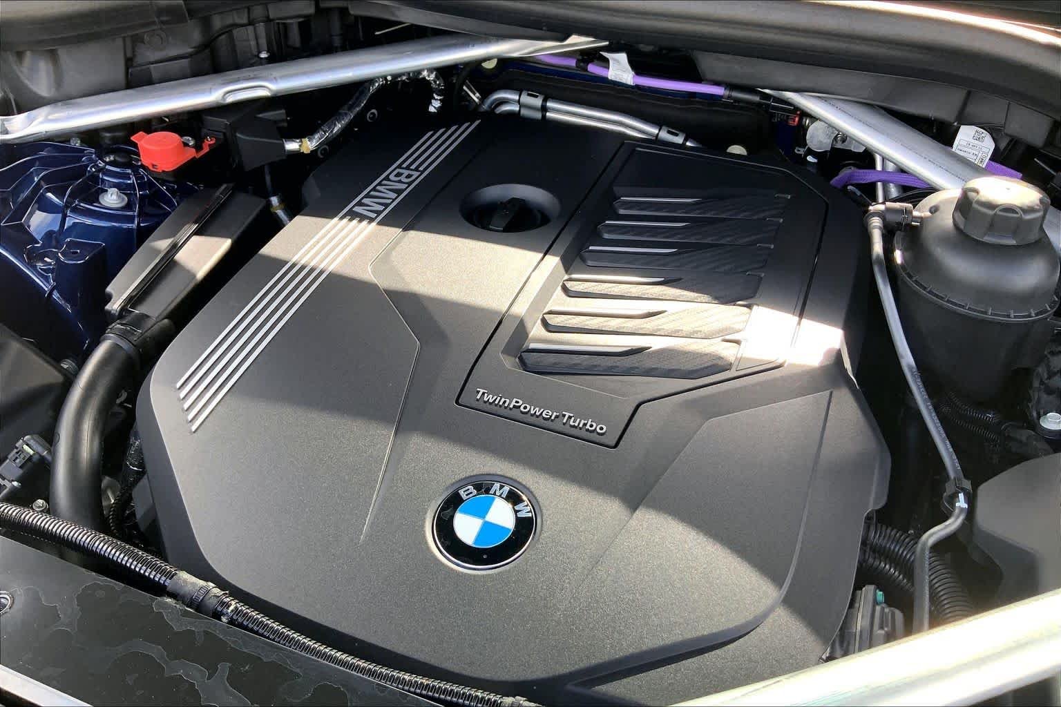 Used 2023 Phytonic Blue Metallic BMW xDrive40i image 32