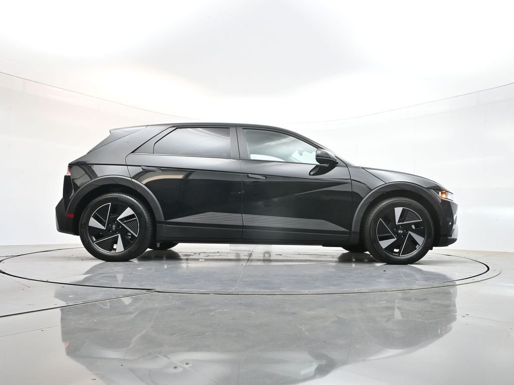 Used 2026 Abyss Black Hyundai SEL image 38