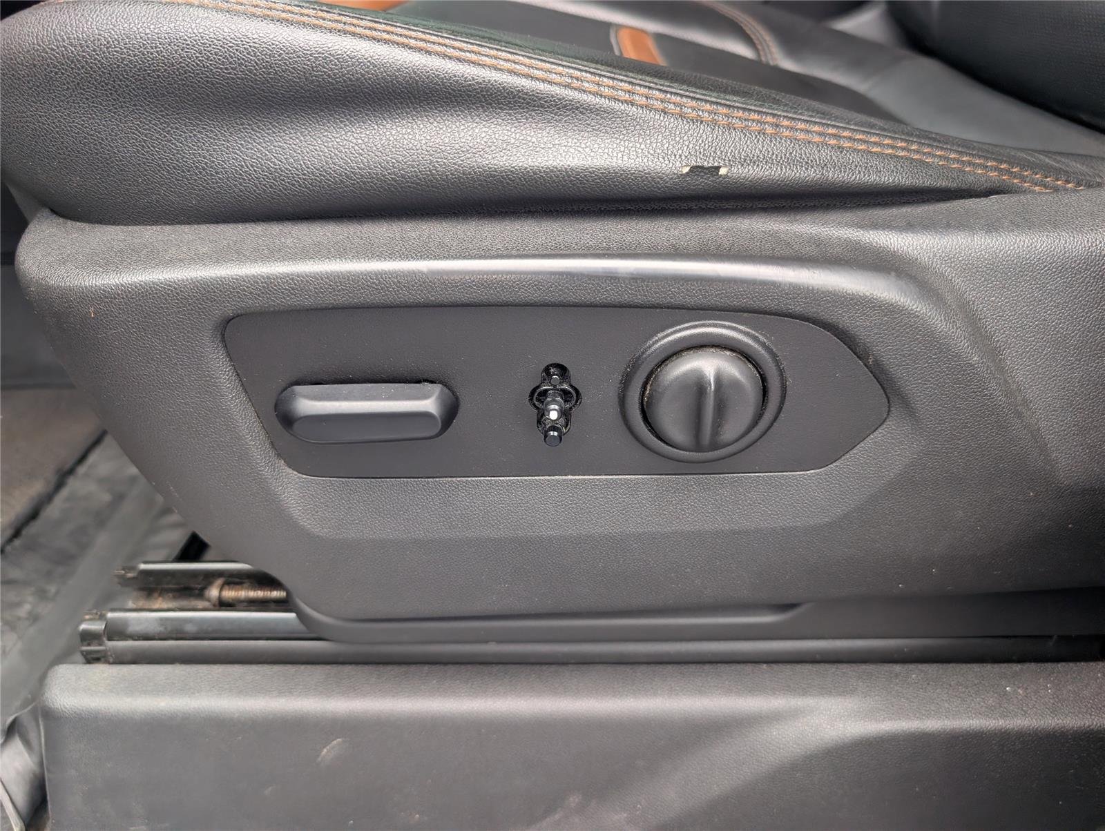 Used 2021 Onyx Black GMC AT4 image 12