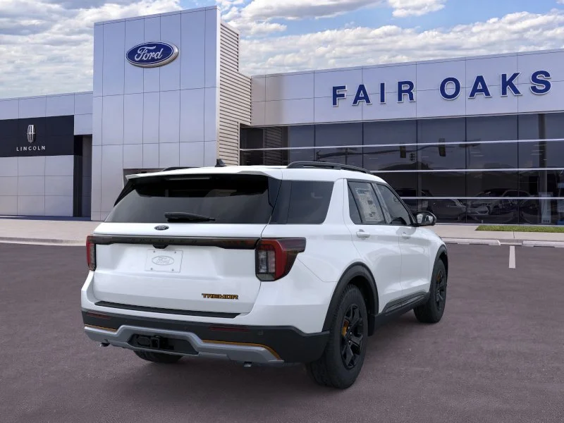 New 2026 Star White Metallic Tri-Coat Ford Tremor image 39