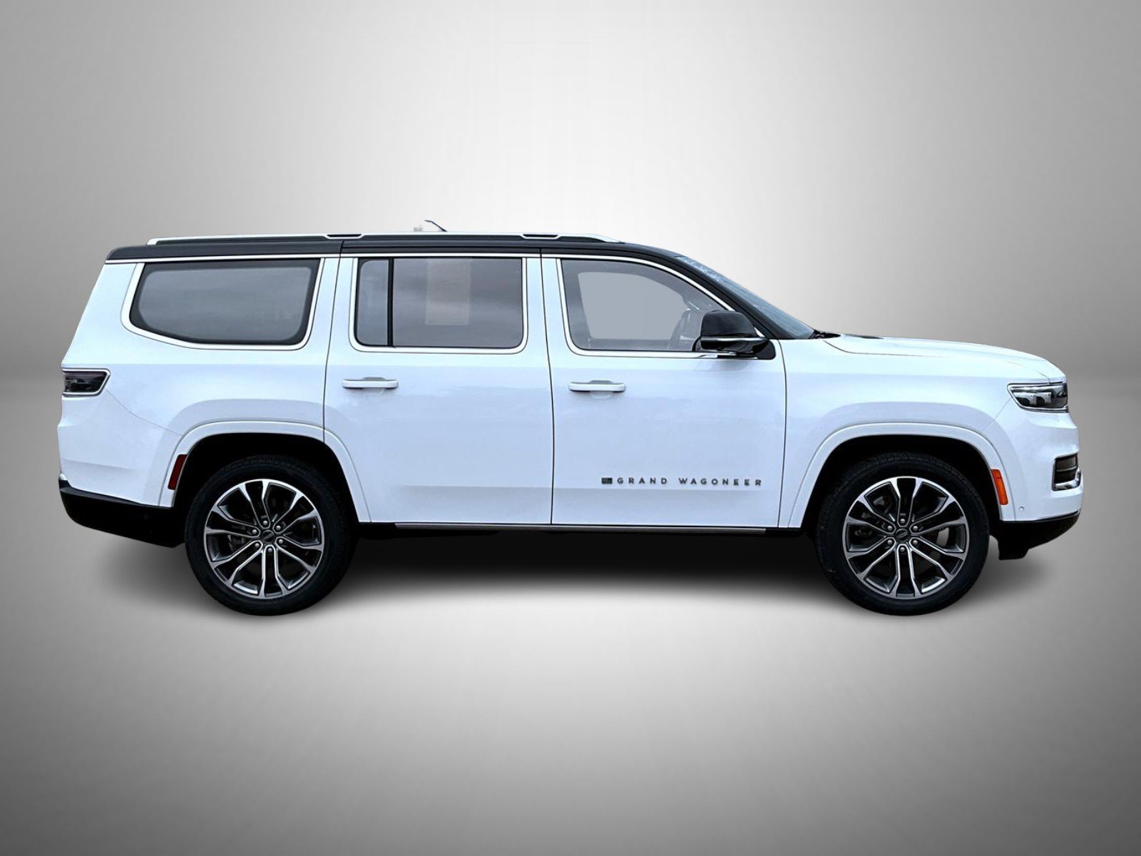 Used 2023 White Jeep Series III image 4