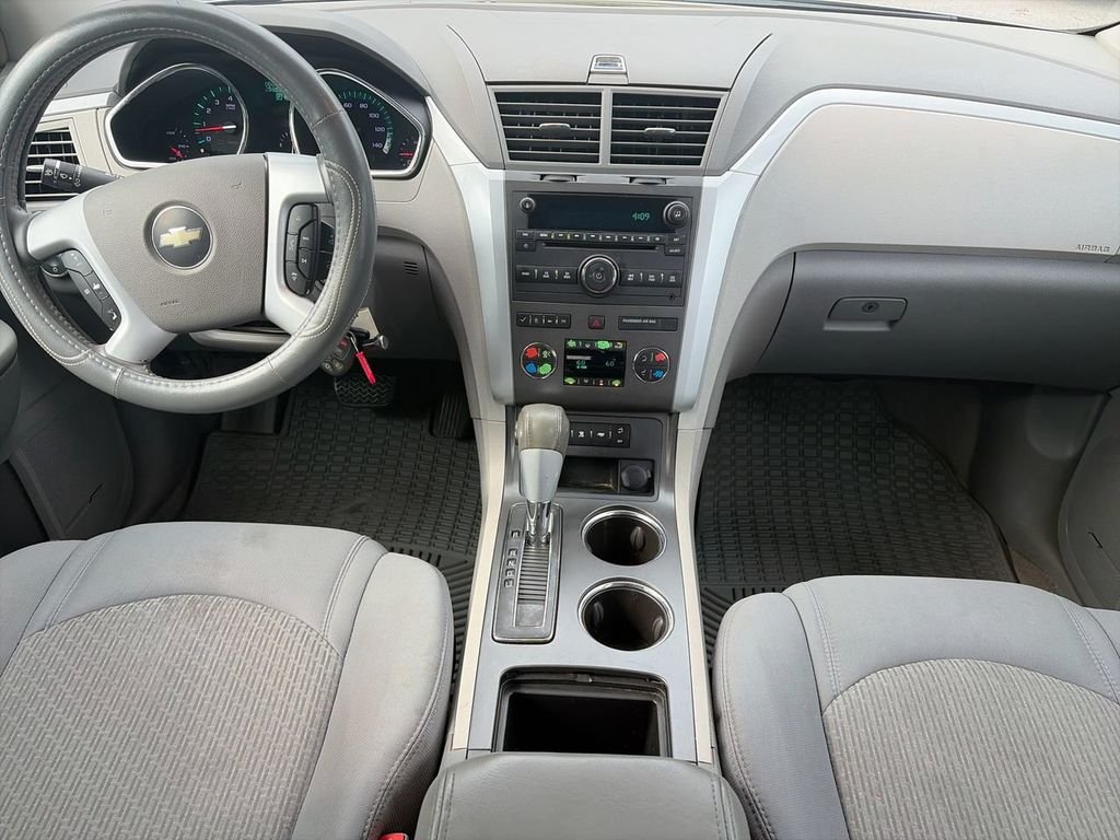Used 2009 Silver Chevrolet LT image 10