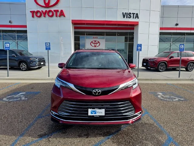 New 2026 Ruby Flare Pearl <sup>1</sup> Toyota  Limited image 2