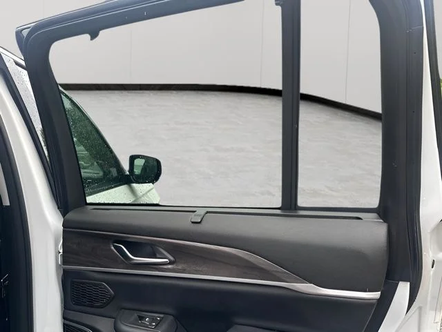 Used 2022 White Jeep 4xe image 42
