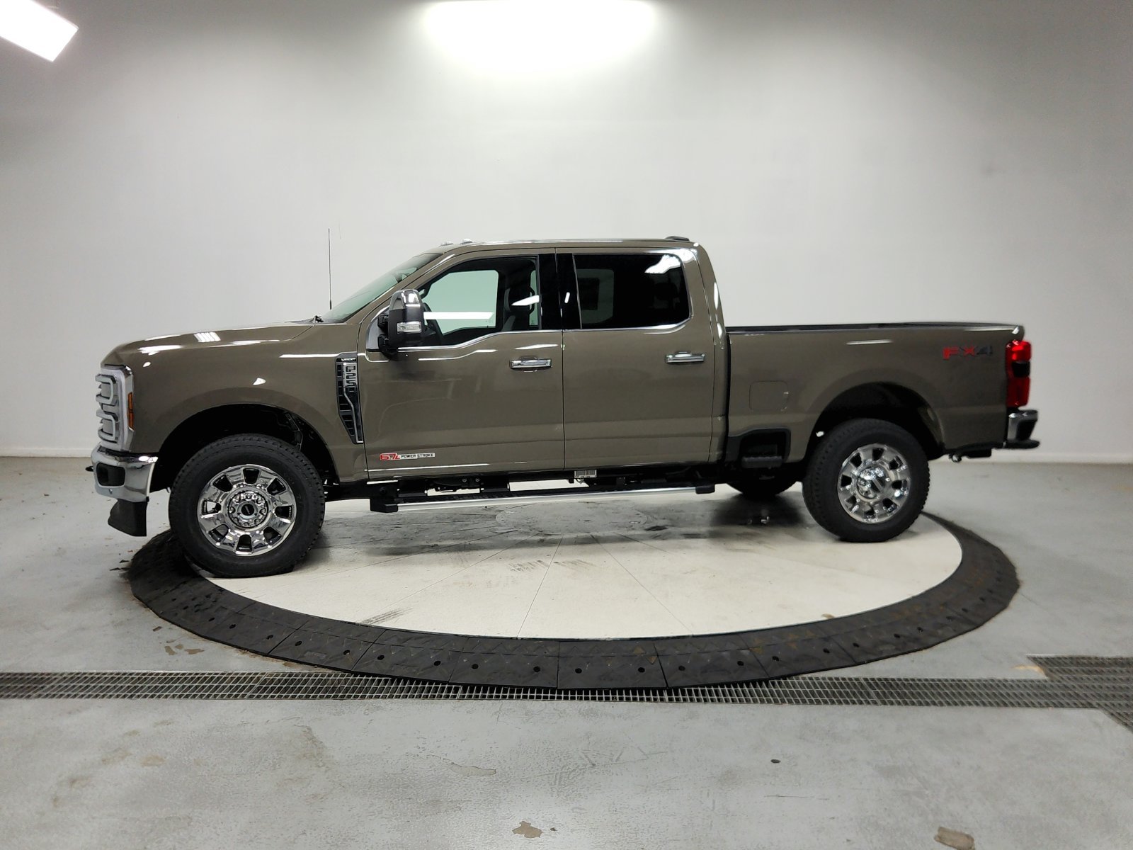 New 2027 Marsh Gray Metallic Ford F-250® Lariat® image 5