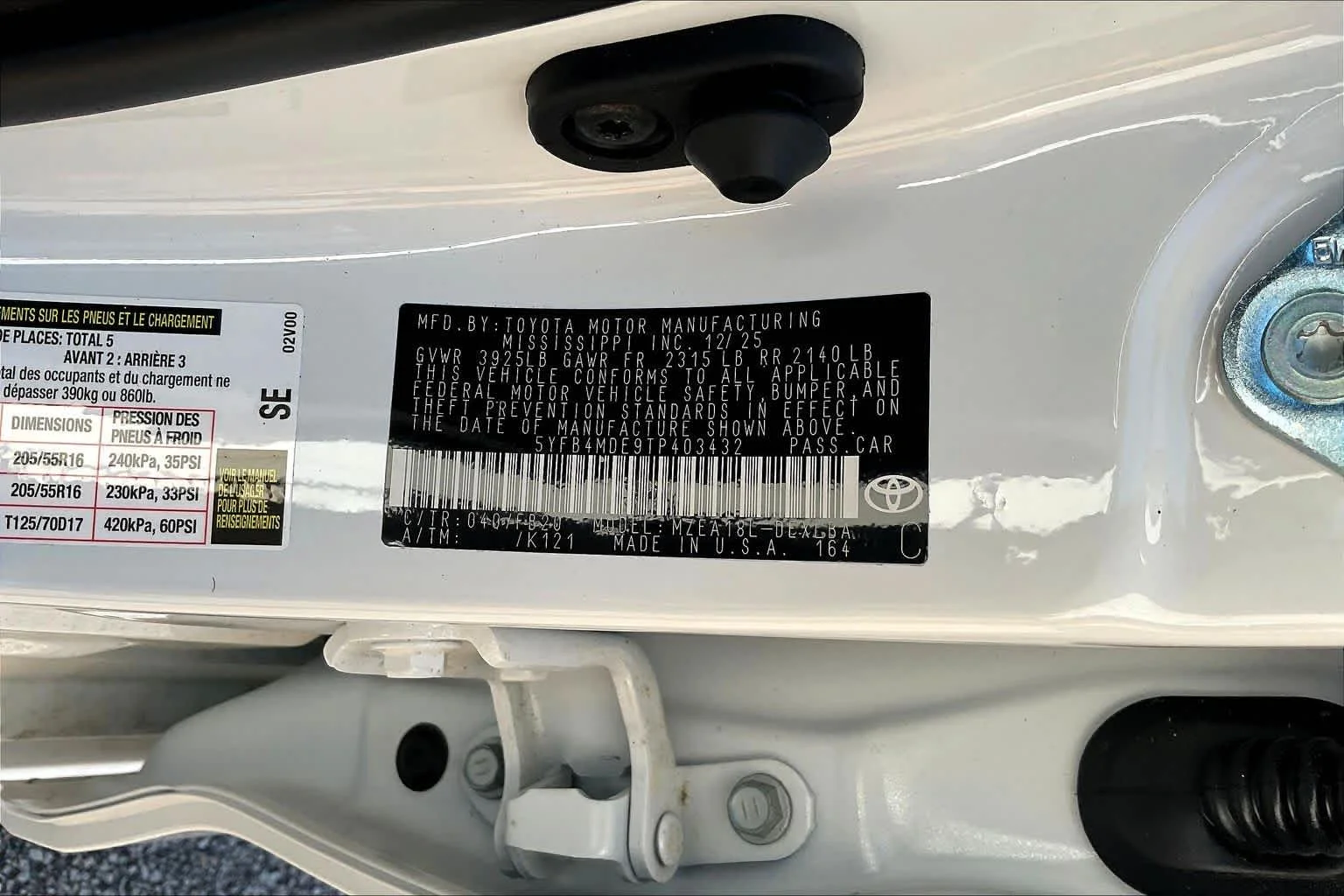 Used 2026 Ice Cap Toyota LE image 33