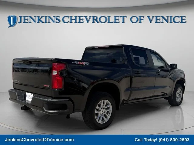 Used 2023 BLACK Chevrolet RST image 5