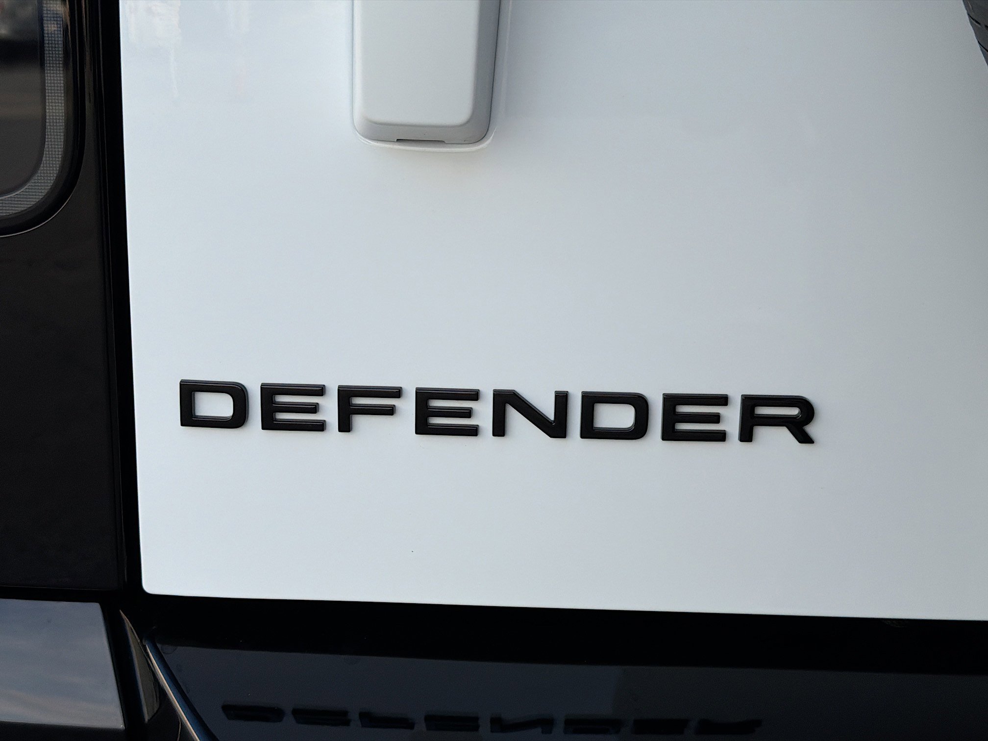 New 2026 Fuji White Land Rover X-Dynamic SE image 11