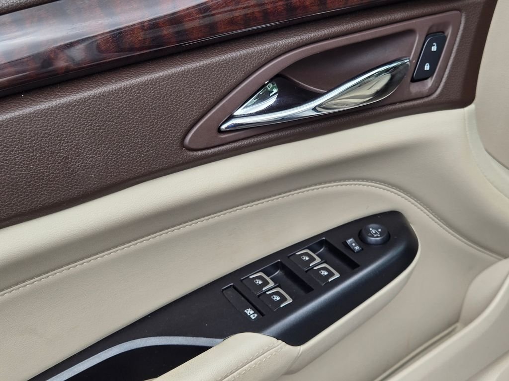 Used 2015 White Cadillac Luxury image 16